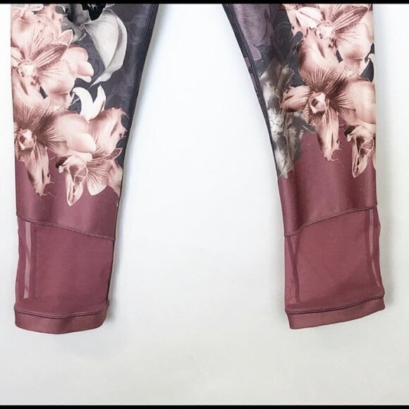 CALIA by Carrie Underwood Printed Filament Capris - Picture 4 of 7